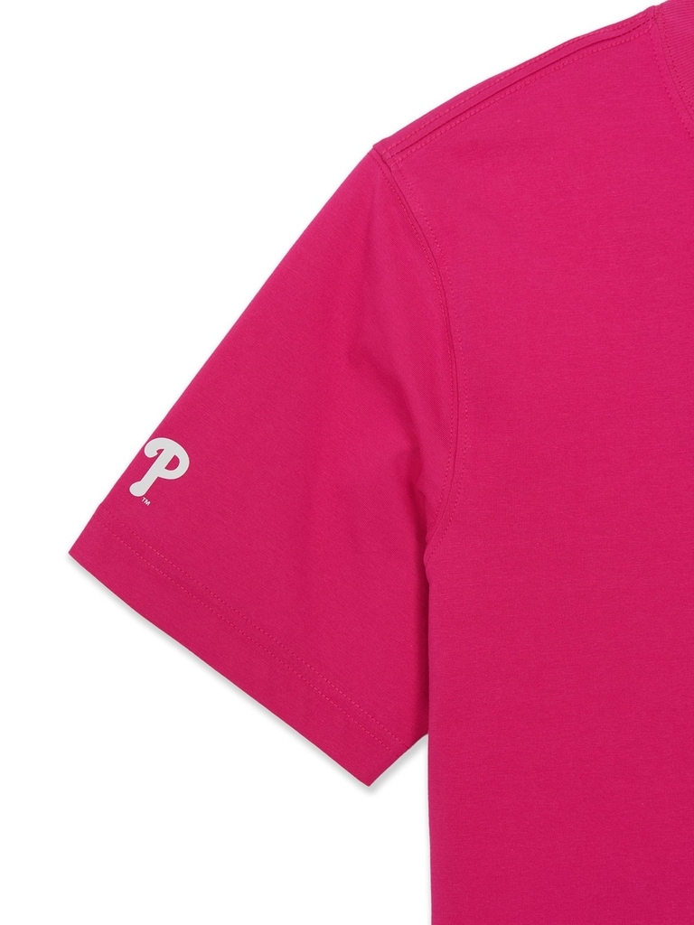 Áo Thun MLB Oversized Short-Sleeve T-Shirt Featuring Bernie's Back Graphic Philadelphia Phillies Pink