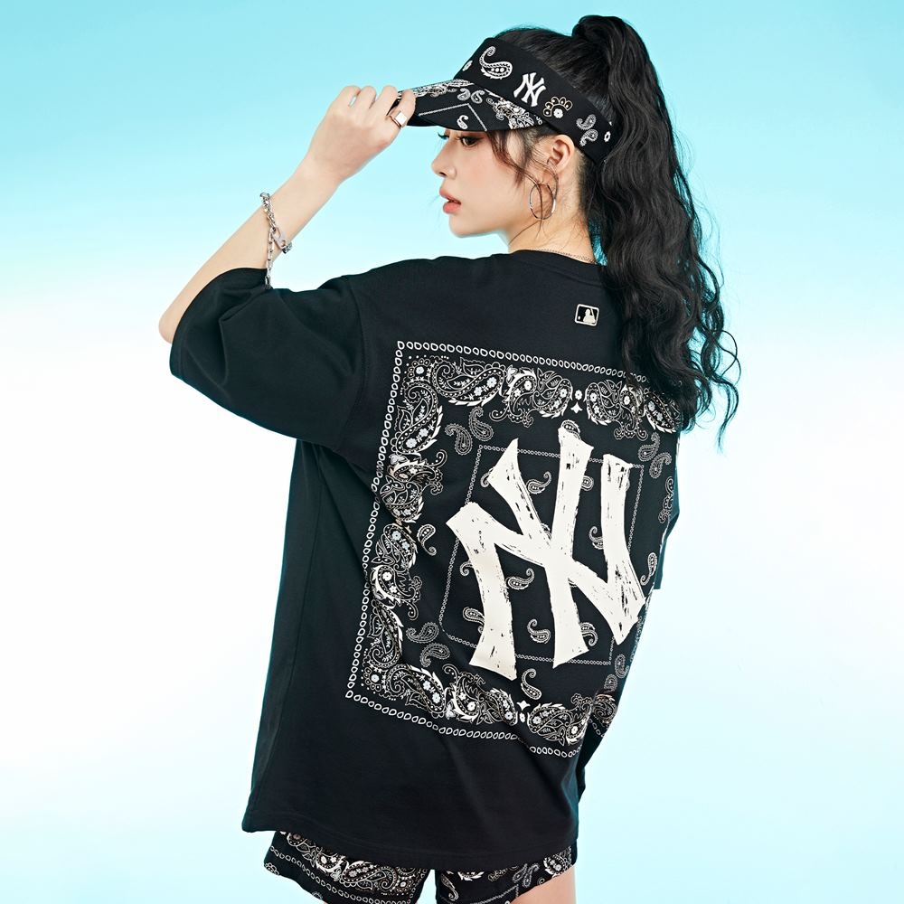 Áo Thun MLB Paisley Back Logo New York Yankees Black