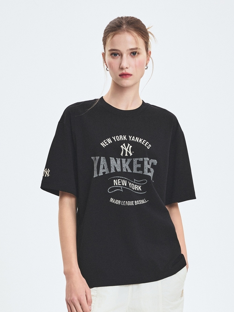 Áo Thun MLB Varsity Vintage Color Graphic Overfit Short Sleeve T-Shirt New York Yankees Black
