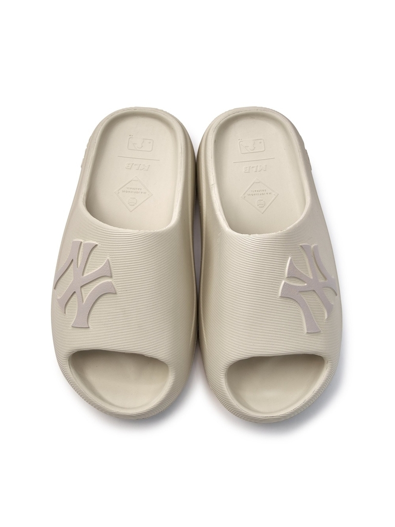 Dép MLB Skipper Slide New York Yankees Ivory