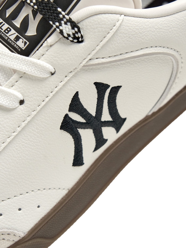 Giày MLB Clubby New York Yankees White [Hello Spring]