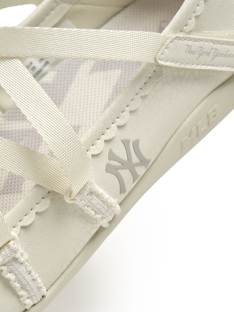 Giày MLB Flair Mary Jane New York Yankees Cream