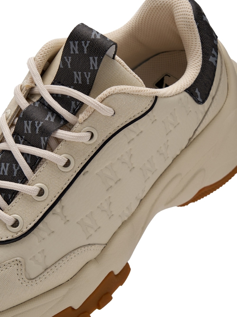 Giày MLB Korea BigBall Chunky Embo Mono New York Yankees Ivory