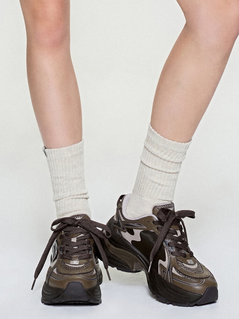 Giày MLB Curve Runner Enamel New York Yankees Brown [Karina PICK]