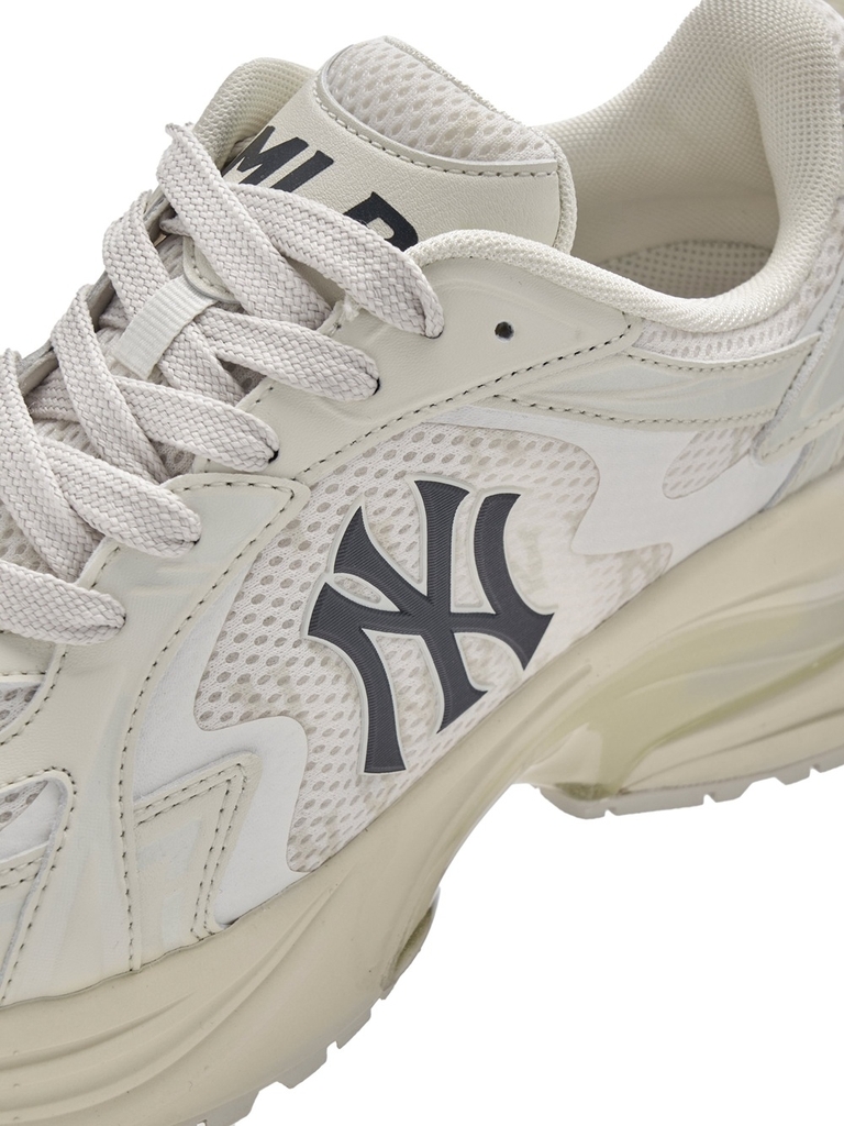 Giày MLB Curve Runner Monogram New York Yankees Ivory
