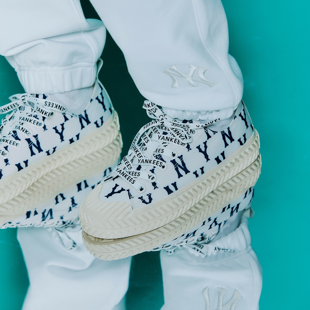 Giày MLB Playball Monogram New York Yankees Ivory