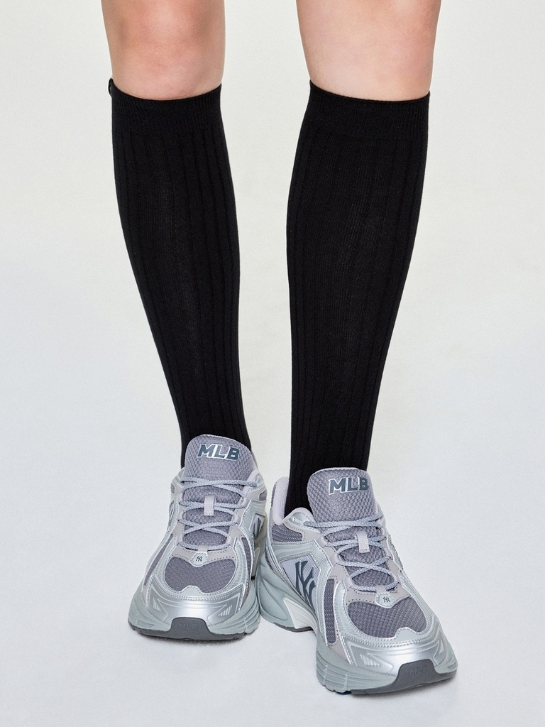 Giày MLB Trophy Runner New York Yankees Silver [Karina & TWS PICK]