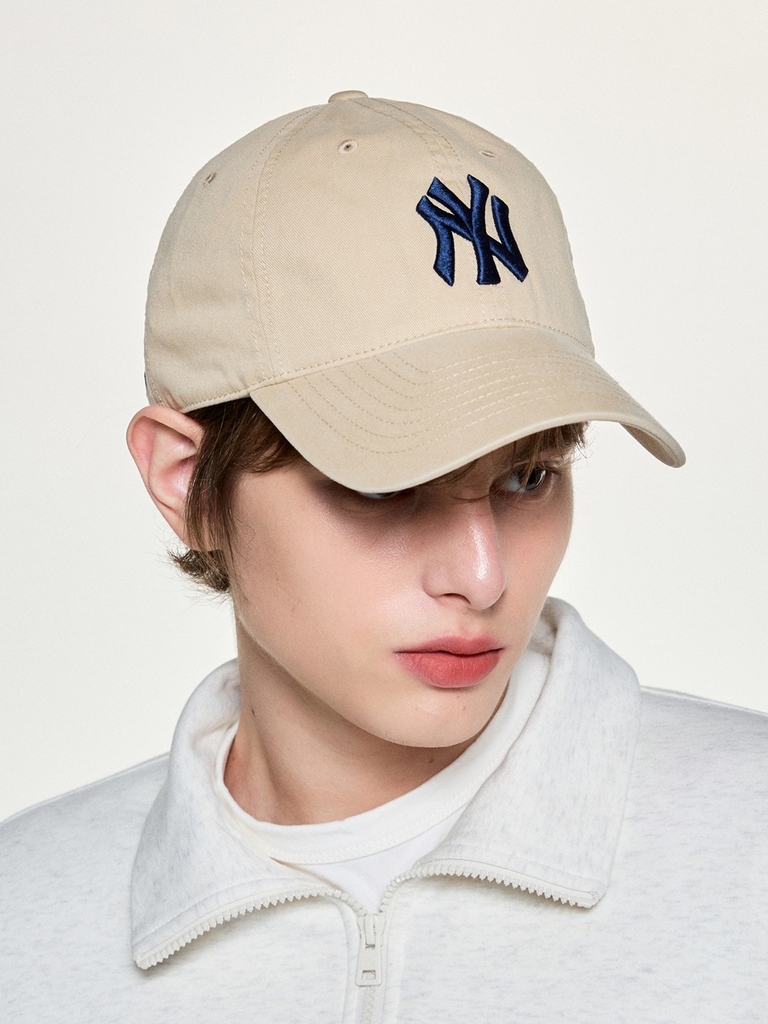 Mũ Lưỡi Trai MLB Ace Unstructured Ball Cap New York Yankees Beige [Karina PICK]