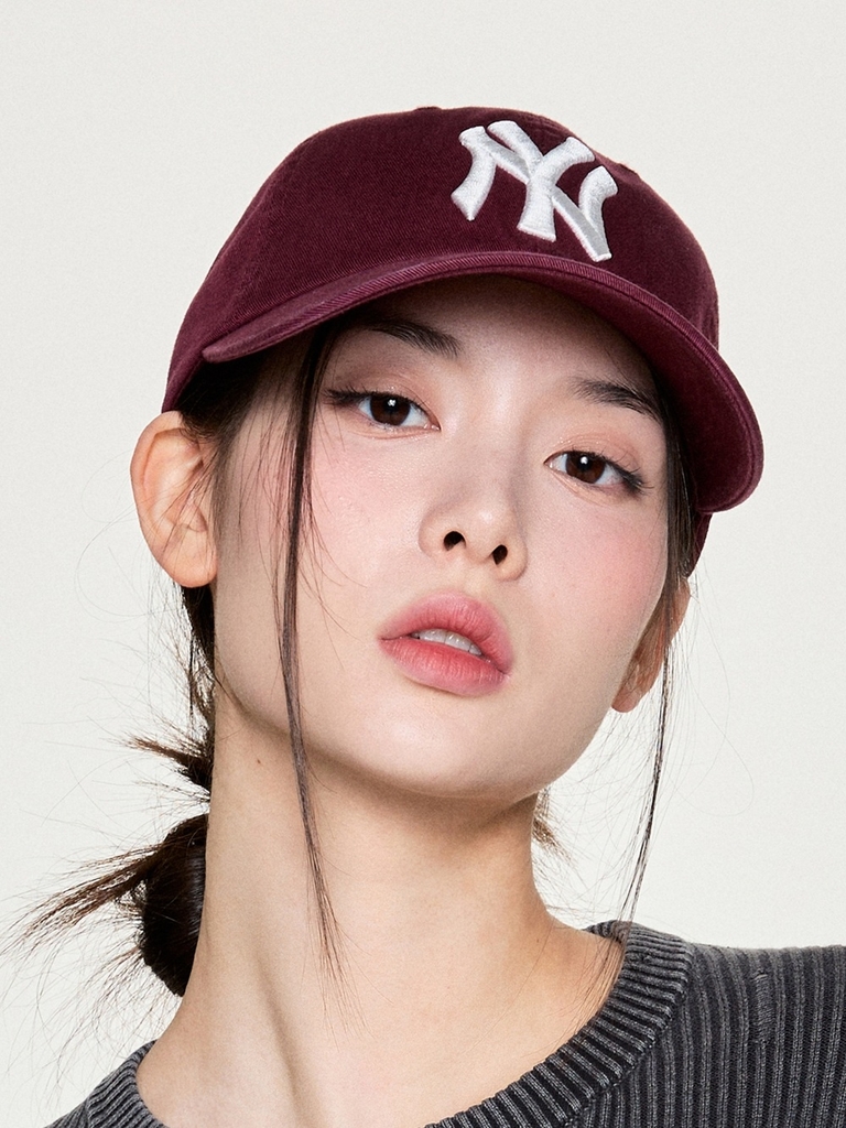 Mũ Lưỡi Trai MLB Signature Unstructured Ball Cap New York Yankees Wine [Karina PICK]