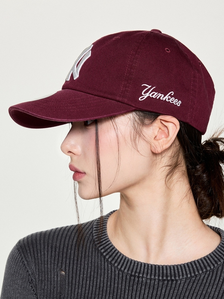 Mũ Lưỡi Trai MLB Signature Unstructured Ball Cap New York Yankees Wine [Karina PICK]