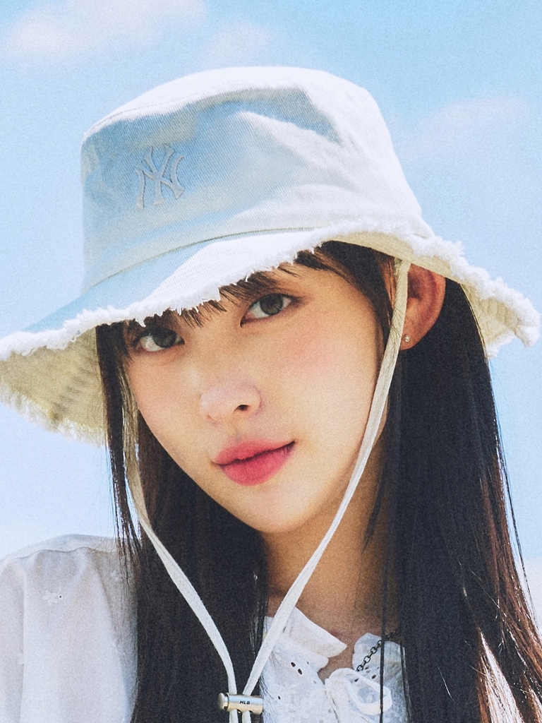 Nón Bucket MLB Colored Denim Safari Bucket Hat New York Yankees Cream