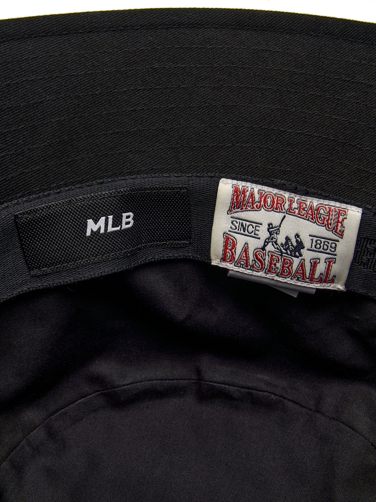 Nón Bucket MLB Varsity Buckle Cursive Bucket Hat New York Yankees Black