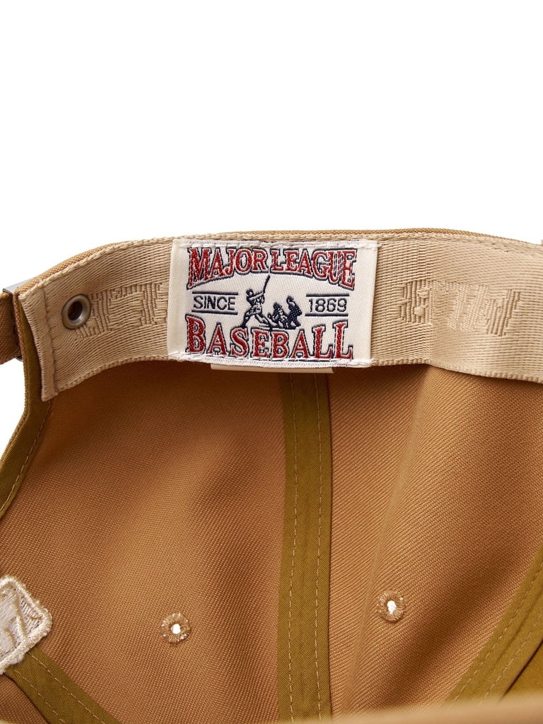 Mũ Lưỡi Trai MLB Varsity Cultivator Buckle Logo Unstructured Ball Cap Boston Red Sox Camel