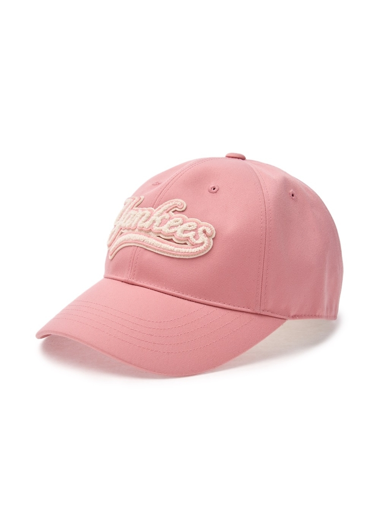 Mũ Lưỡi Trai MLB Varsity Cultivator Buckle Logo Unstructured Ball Cap New York Yankees Pink