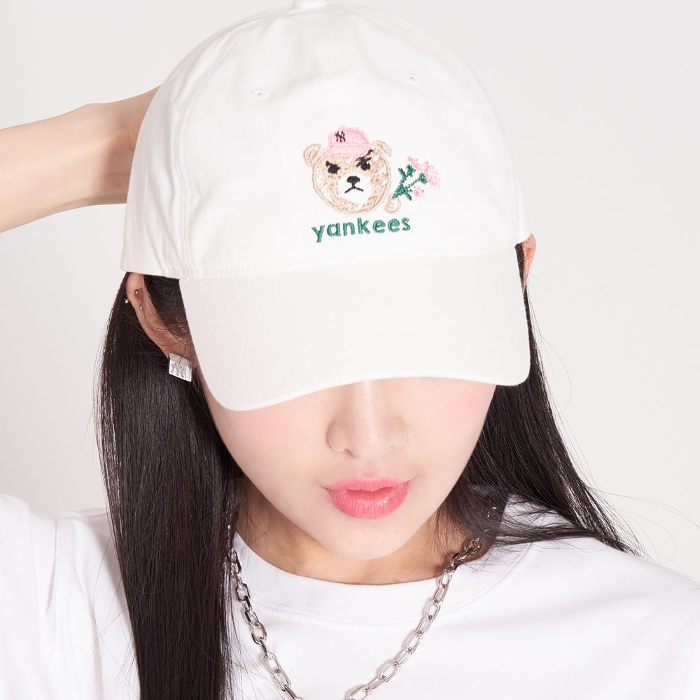 Nón MLB Mega Bear Ball Cap New York Yankees White