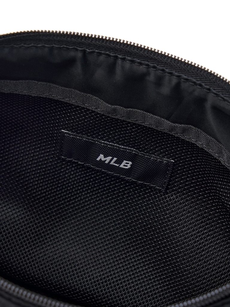 Túi MLB Basic Athleisure Hobo Bag New York Yankees Black [Karina PICK]