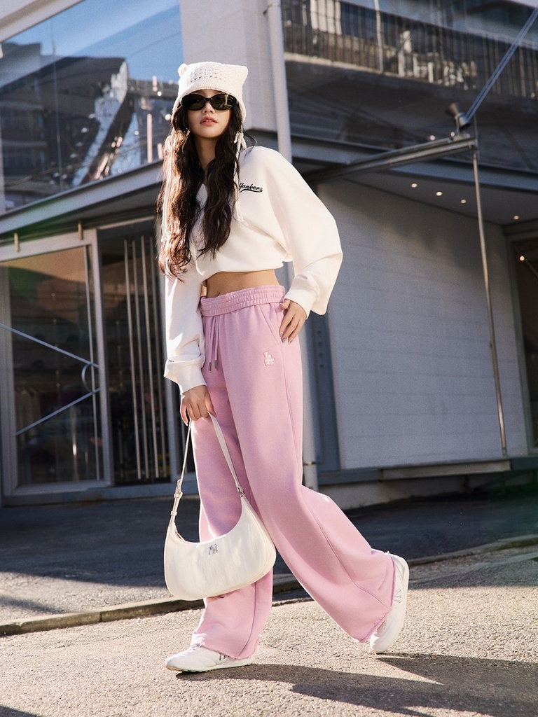 Túi MLB Basic Vintage Nylon Hobo Bag New York Yankees Ivory [Karina PICK]