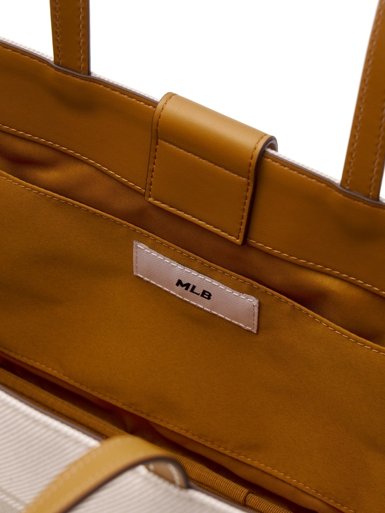 Túi MLB Varsity Lettering Canvas Shoulder Bag New York Yankees Cream