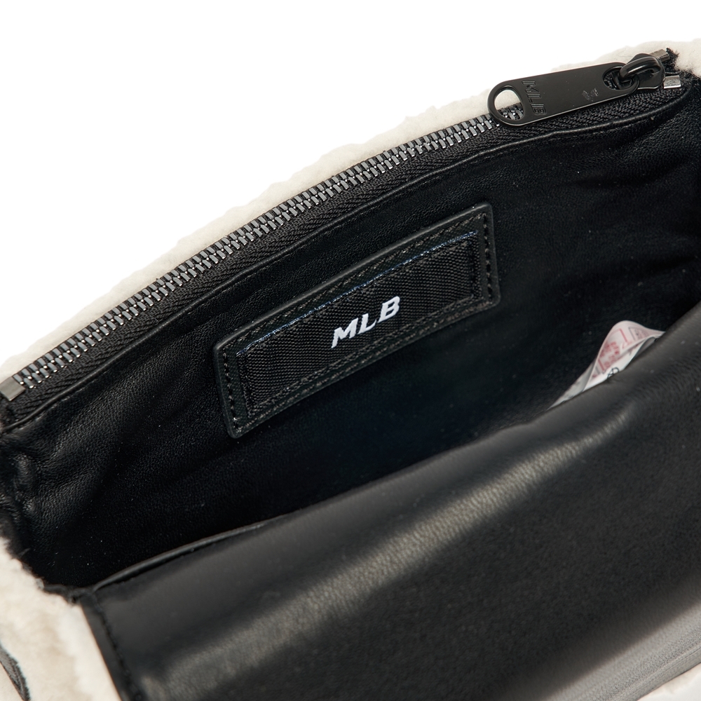 Túi MLB Basic Small Logo Fleece Crossbody New York Yankees Cream