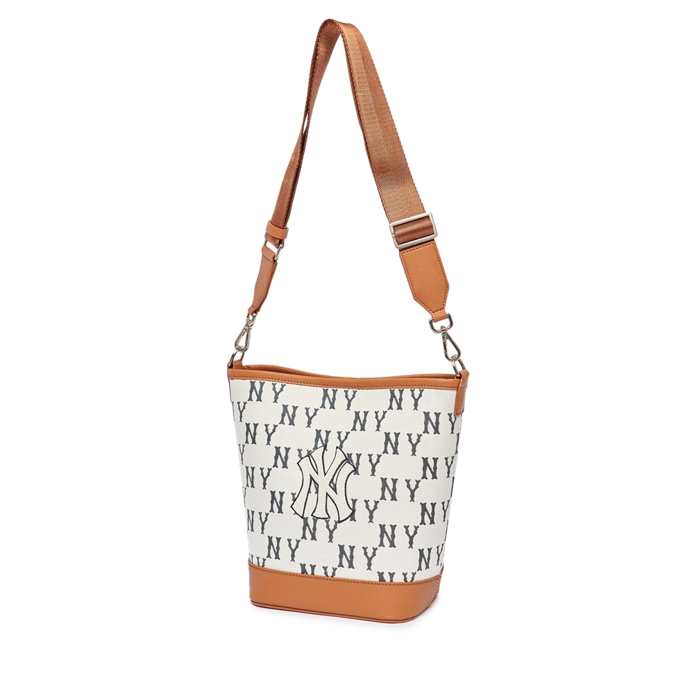 Túi MLB Big Classic Monogram Jacquard New Bucket Bag New York Yankees Cream