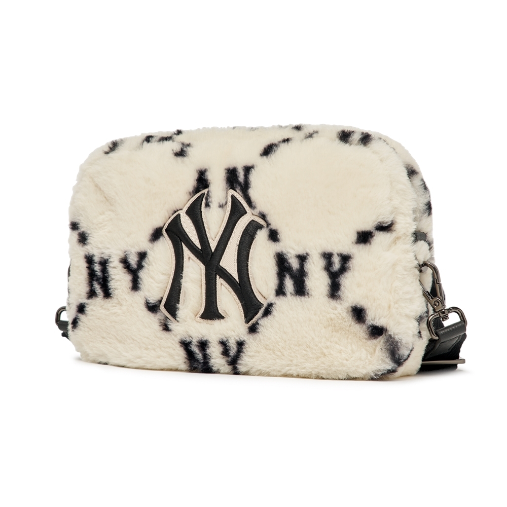 Túi MLB Diamond Monogram Fur Crossbody Bag New York Yankees Cream