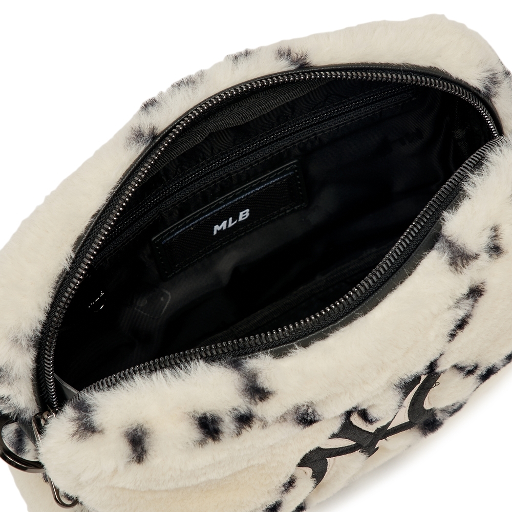 Túi MLB Diamond Monogram Fur Crossbody Bag New York Yankees Cream