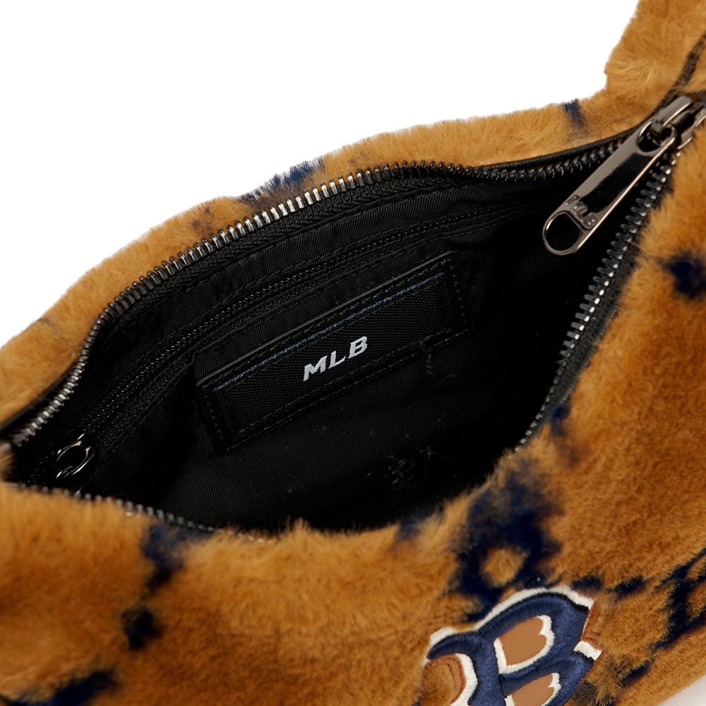 Túi MLB Diamond Monogram Fur Hobo Bag Boston Red Sox D.Beige