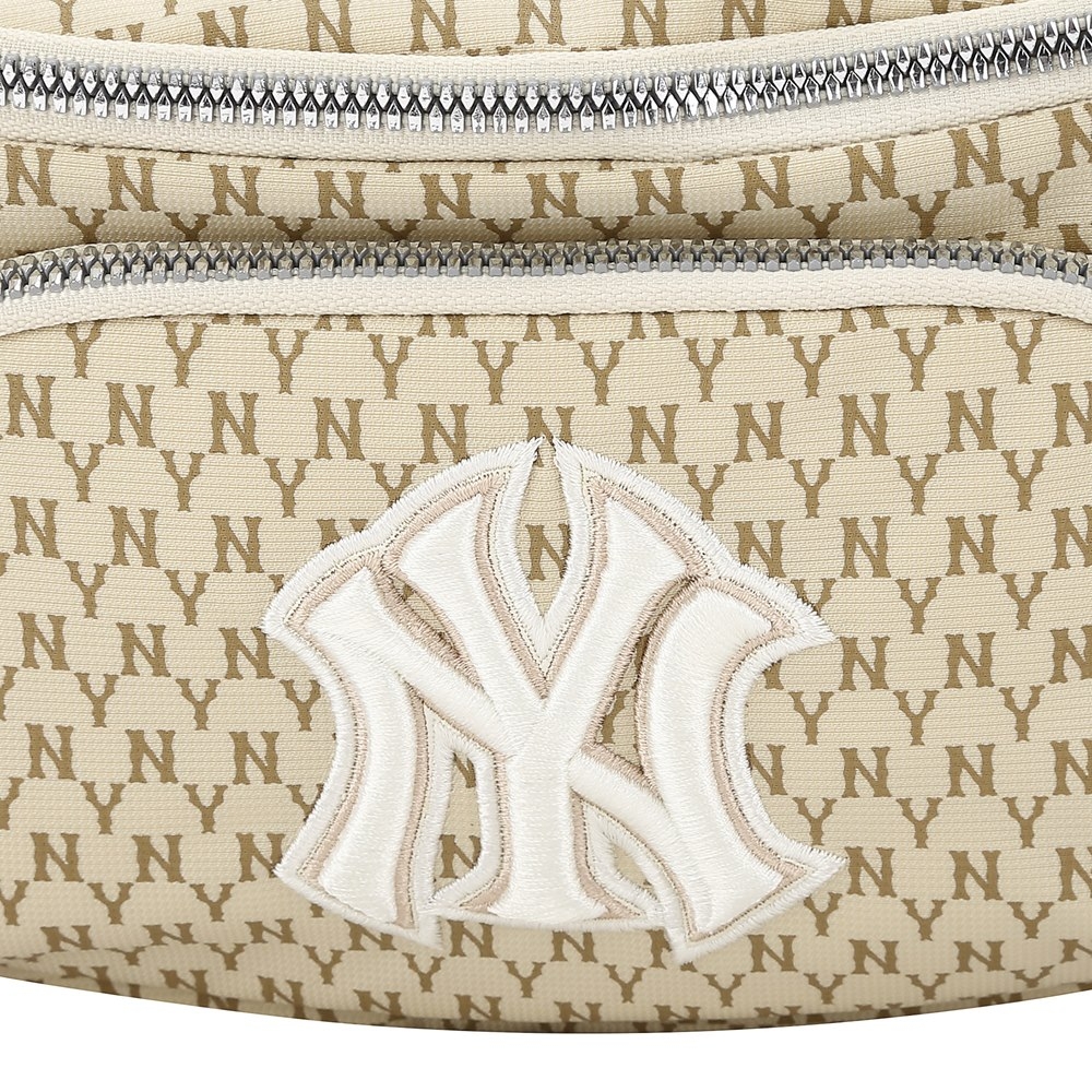 Túi MLB Monogram Hip Sack New York Yankees Beige 2021