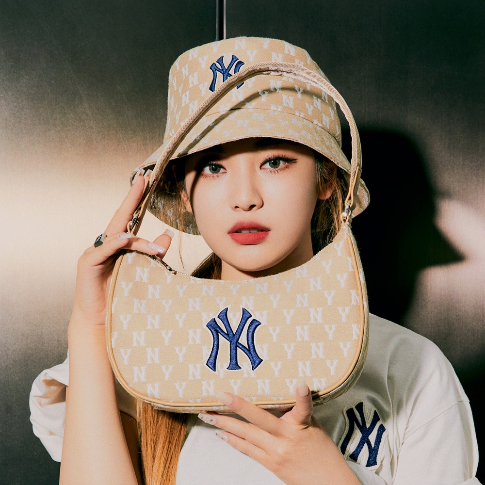 Túi MLB Monogram Hobo Bag New York Yankees D.Beige