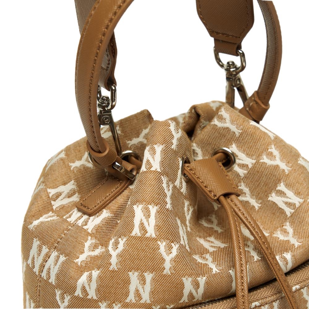Túi MLB Monogram Jacquard Bucket Bag New York Yankees Beige