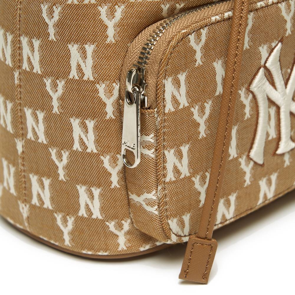 Túi MLB Monogram Jacquard Bucket Bag New York Yankees Beige