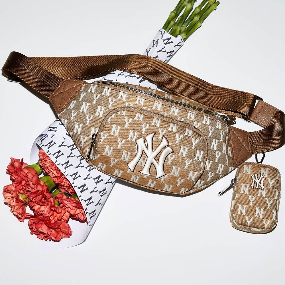 Túi MLB Monogram Jacquard Hip Sack New York Yankees Beige