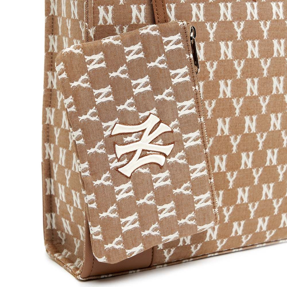 Túi MLB Monogram Jacquard Tote Bag New York Yankees Beige