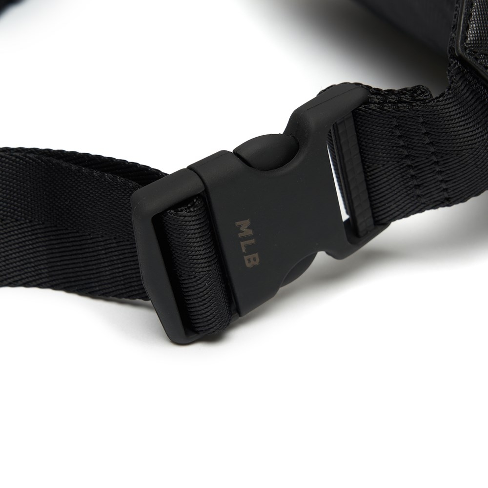 Túi MLB Monogram Nylon Jacquard Hip Sack New York Yankees Black