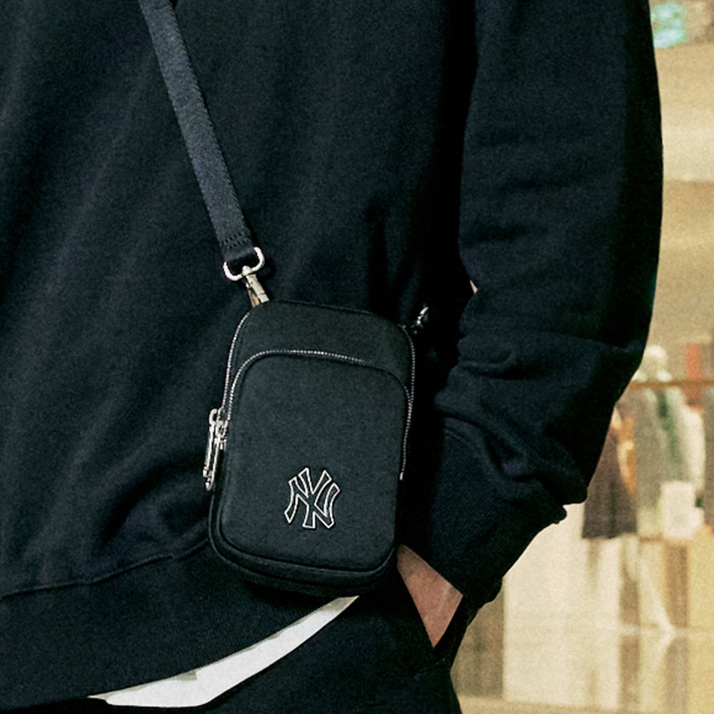 Túi MLB Nylon Phone Pouch New York Yankees Black