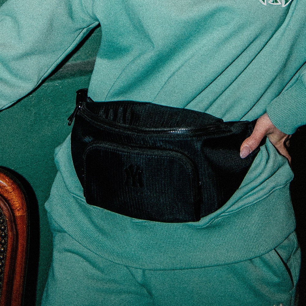 Túi MLB Ripstop Nylon Hip Sack New York Yankees Black 2021