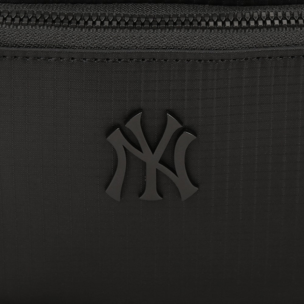 Túi MLB Ripstop Nylon Hip Sack New York Yankees Black 2021