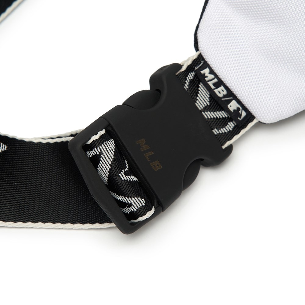 Túi MLB Seam Ball Hip Sack New York Yankees Ivory