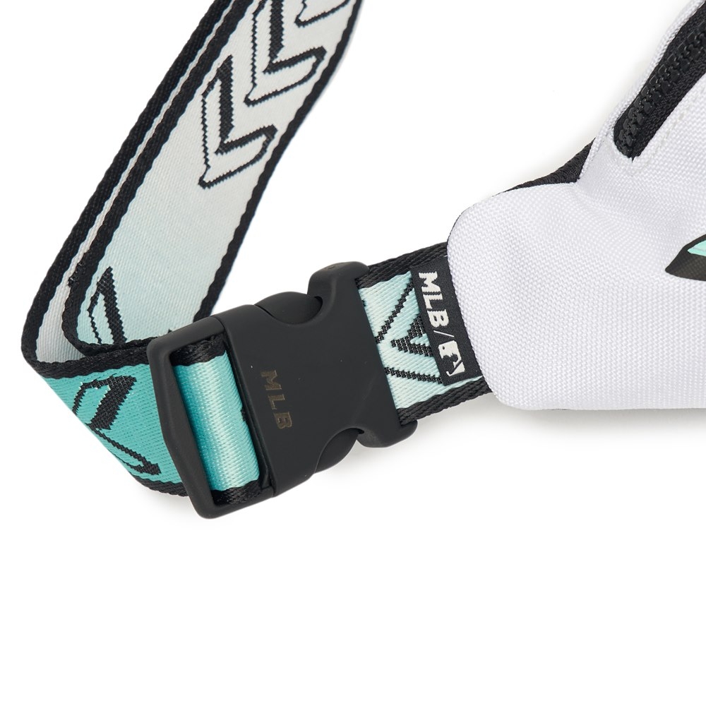 Túi MLB Seamball Hip Sack New York Yankees White