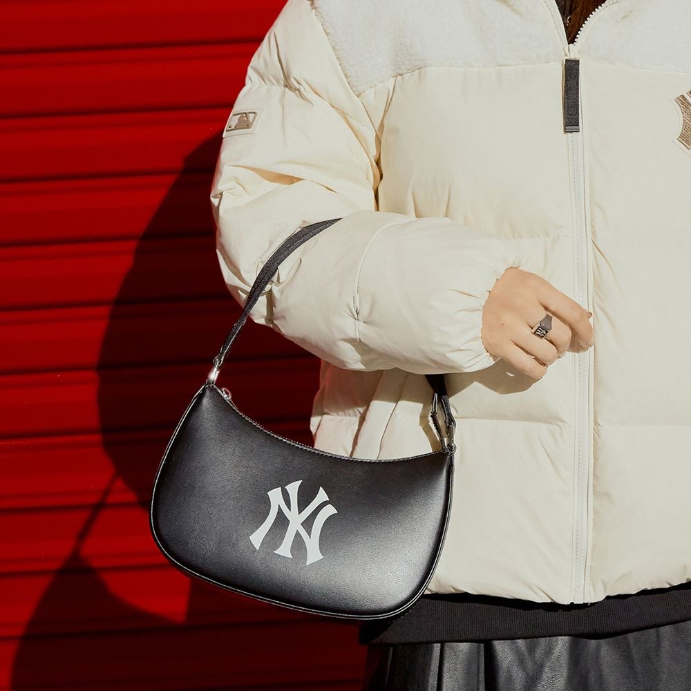 Túi MLB Solid Hobo Bag New York Yankees Black