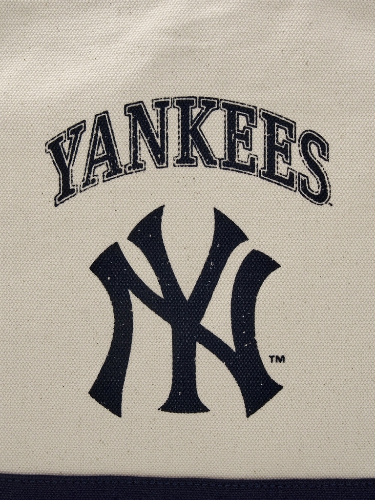 Túi MLB Vintage Lettering Shopper Bag New York Yankees Cream [Karina PICK]