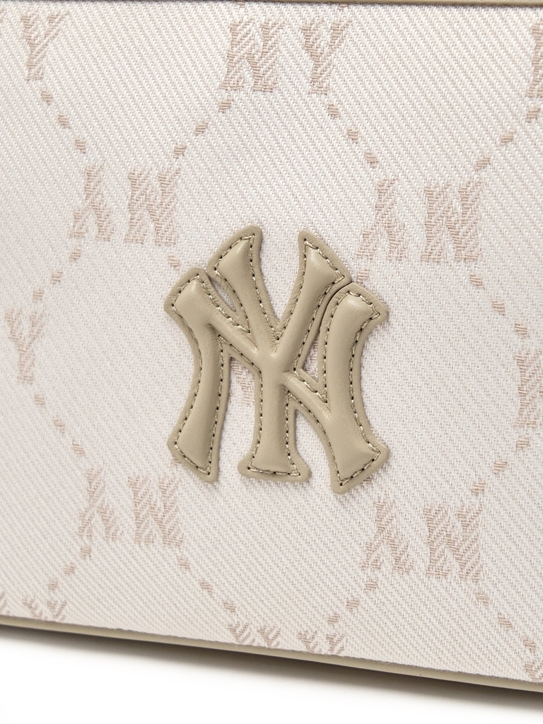 Túi MLB Dia Mono Jacquard Mini Hobo Bag New York Yankees Cream