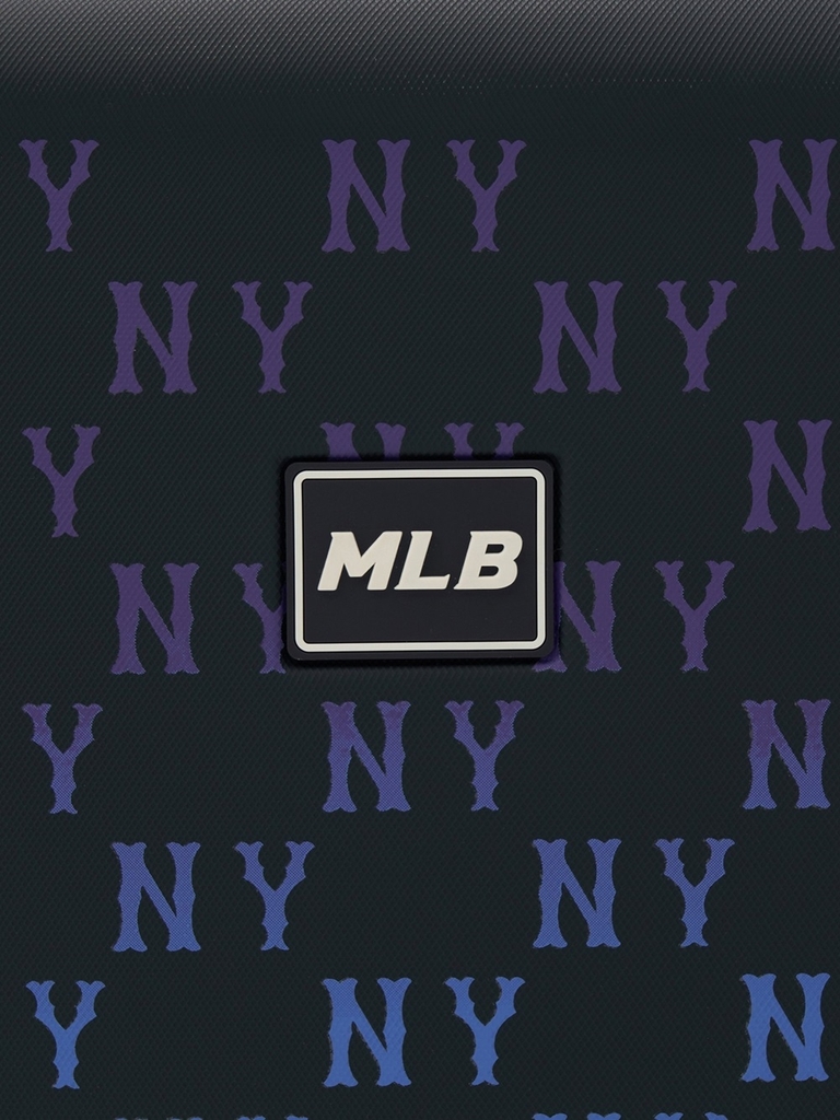 Vali MLB Korea Classic Mono Carrier 22'' New York Yankees Black