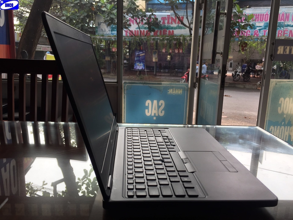 Laptop DELL Latitude 5550 VGA RỜI