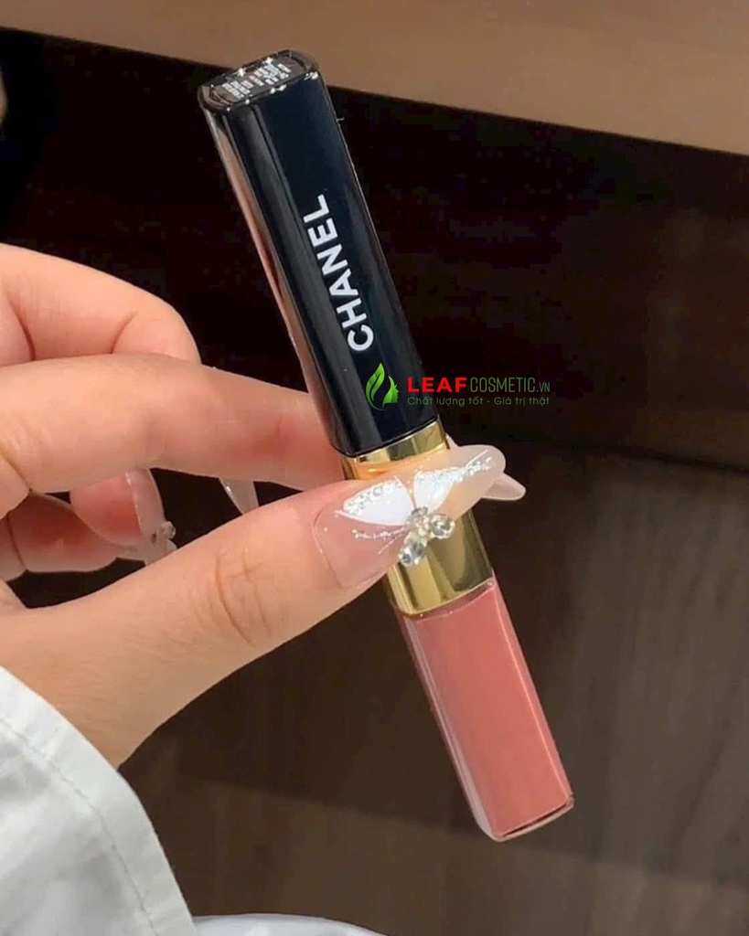 Son Kem Hai Đầu Chanel Le Rouge Duo Ultra Tenue 144 Move – Màu Hồng Gỗ Ấm