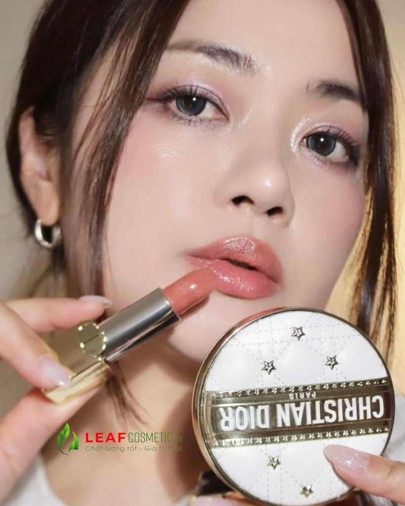 Son Thỏi Dior Rouge Dior Satin 210 Circus – Màu Hồng Nude Đào (Holiday 2025 Limited Edition)