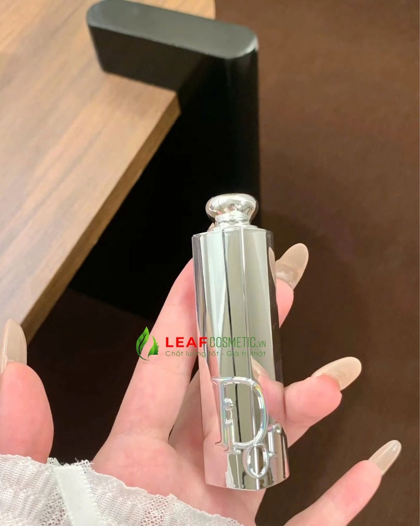 Son Dior Addict Glass 906 Talk My Dior – Màu Đỏ Nâu (Vỏ Bạc)