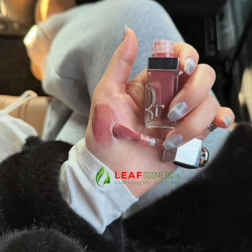 Son Dưỡng Dior Addict Lip Glow Oil 104 Black Cherry – Đỏ Mận