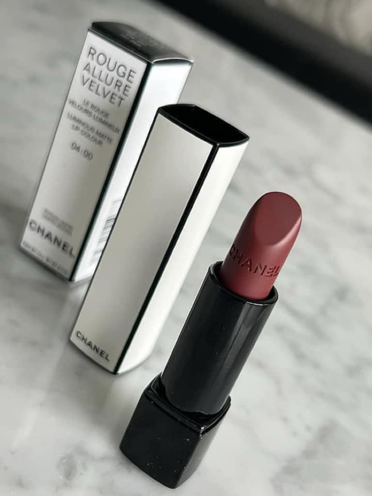 Son Chanel Rouge Allure Velvet Luminous Matte 04:00