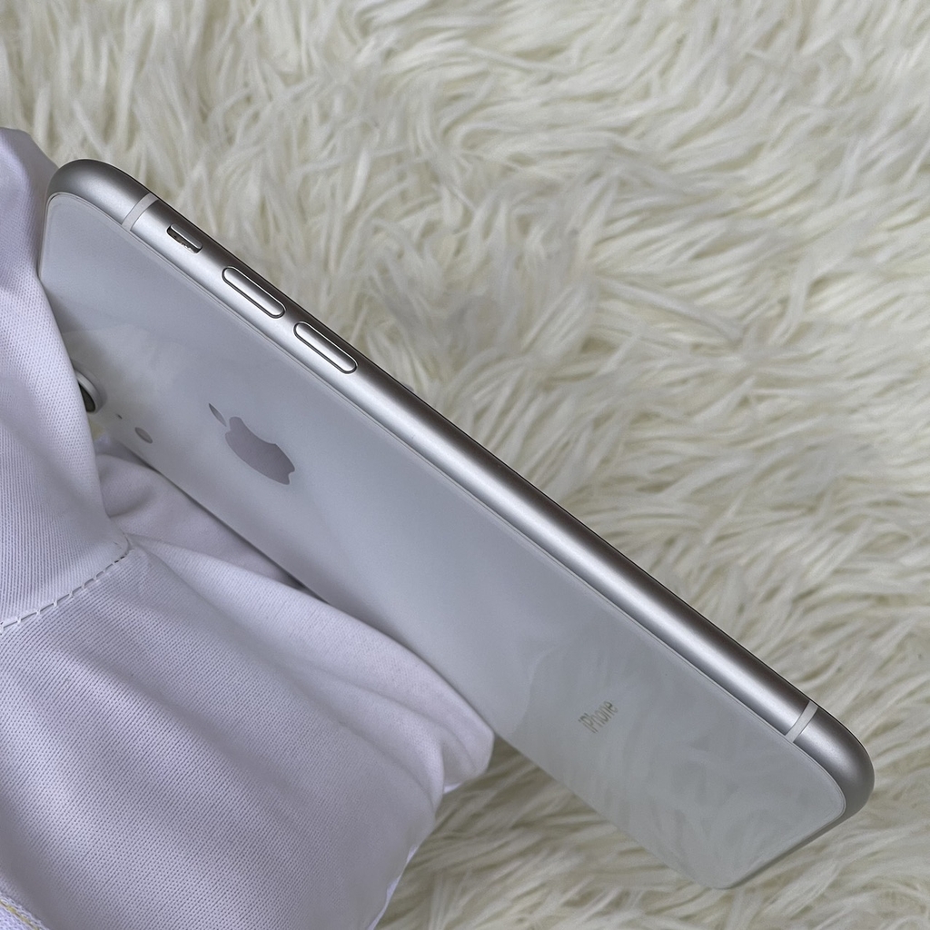 iPhone Xr 64GB, pin zin 82 , Zin ốc áp, mã số 630E, Chính Hãng Quốc Tế ( Used )